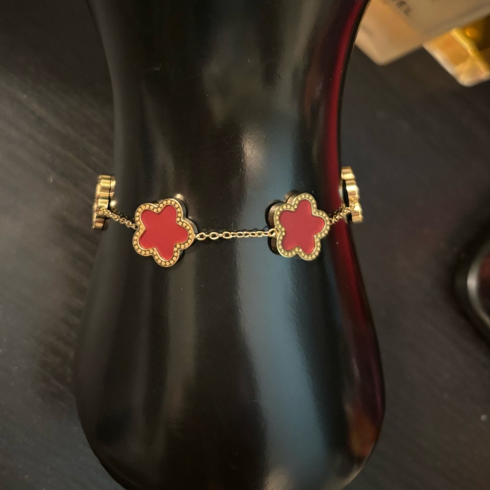 18 KGP clover bracelet